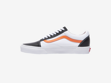 Load image into Gallery viewer, Vans Old Skool Classic Skate Shoes &#39;Black Orange&#39;